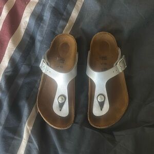 Birkenstock Gizah Girls Sandals Size 30/12.5 EUC